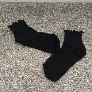 Black Ruffled Ankle Socks